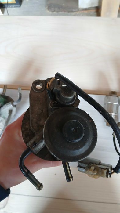 Подкачваща помпа с горивен филтър