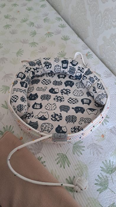 Лежанка для котенка