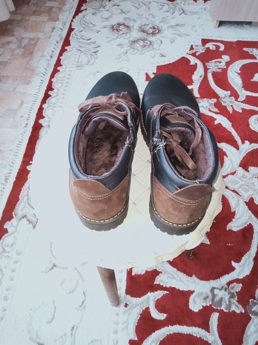 Продам зимние ботинки