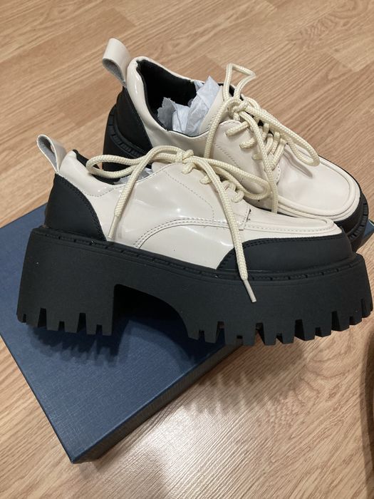 Обувь женская НОВАЯ, каждая со скидкой по 5.000