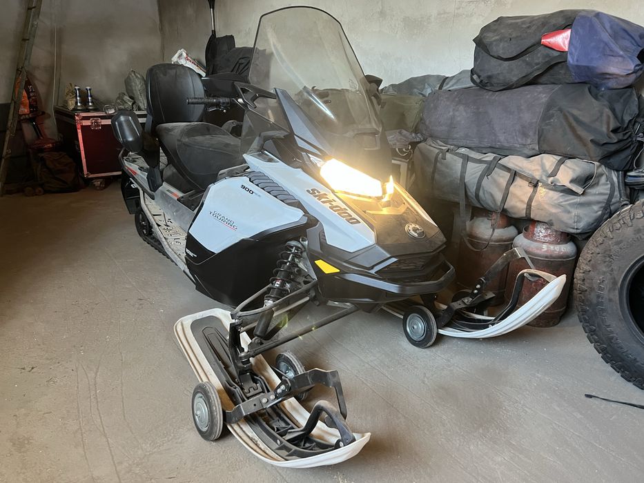 Продаи новый снегоход BRP 900