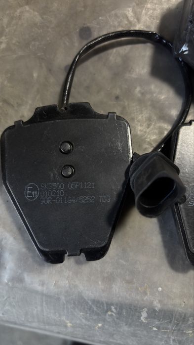 Тормозные колодки 4BO 698 151 S