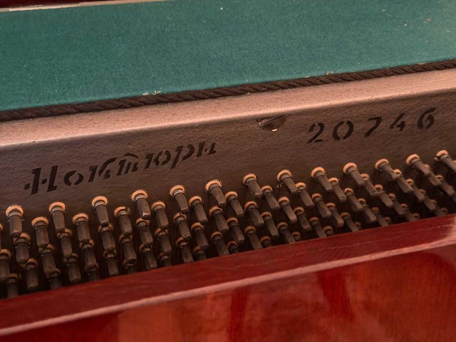 Изключително запазено пиано ТВЕРЦА