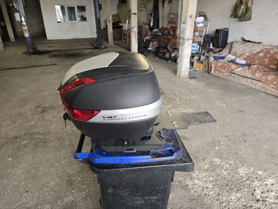 Top Case Lada GIVI  54 L Moto/Can Am Spyder  Ryker cu suport  OEM Isotta