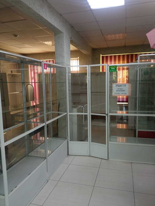 продам недорого торговое оборудование