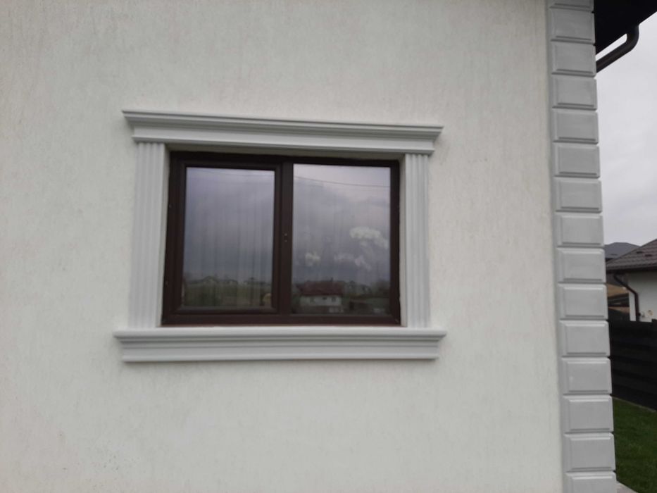 Cornise, chenare decorative, riflaje, plinte, ancadramente, montaj