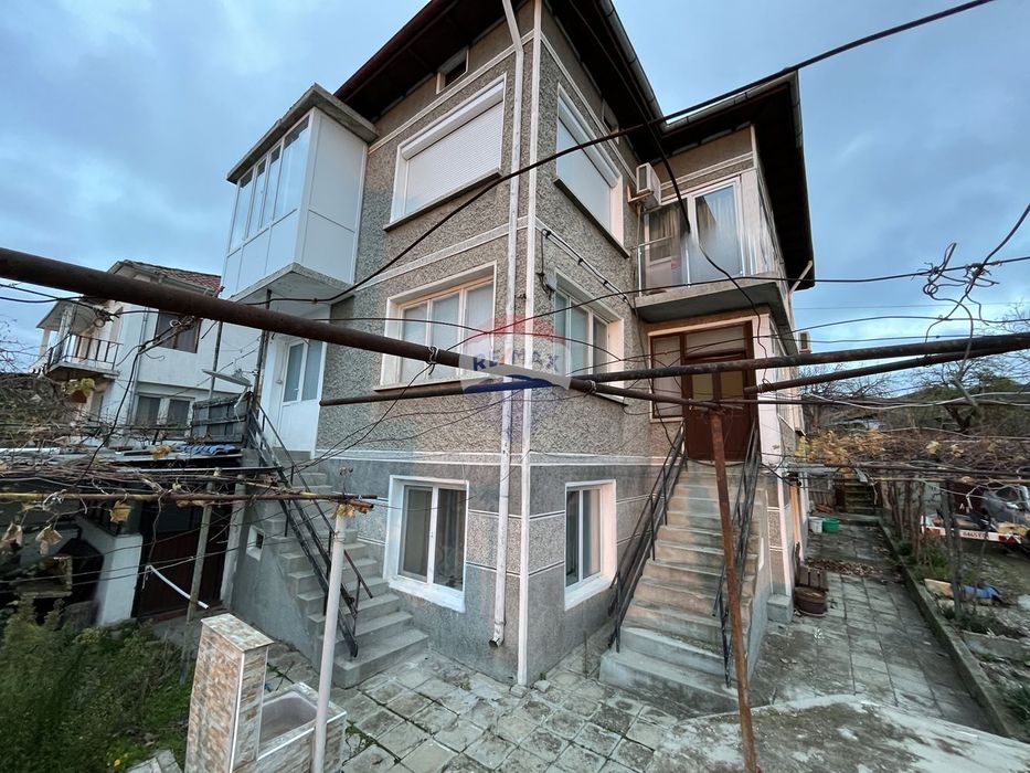 Триетажна къща, гр.Аксаково, обл. Варна ТМ