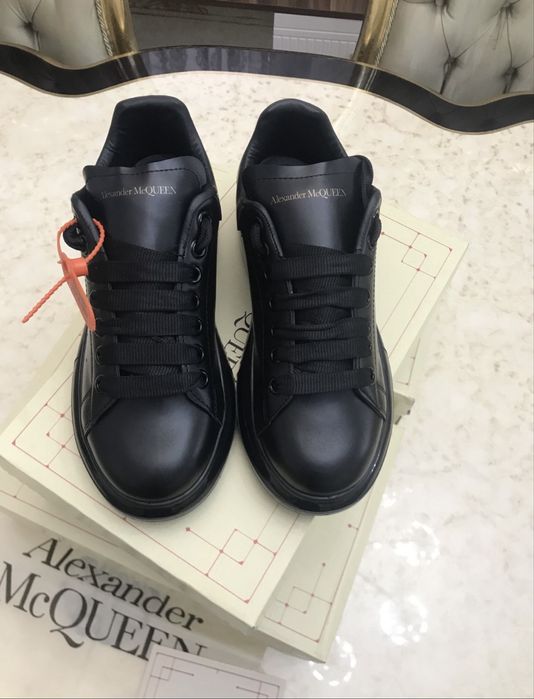 Adidasi Alexander McQueen noi