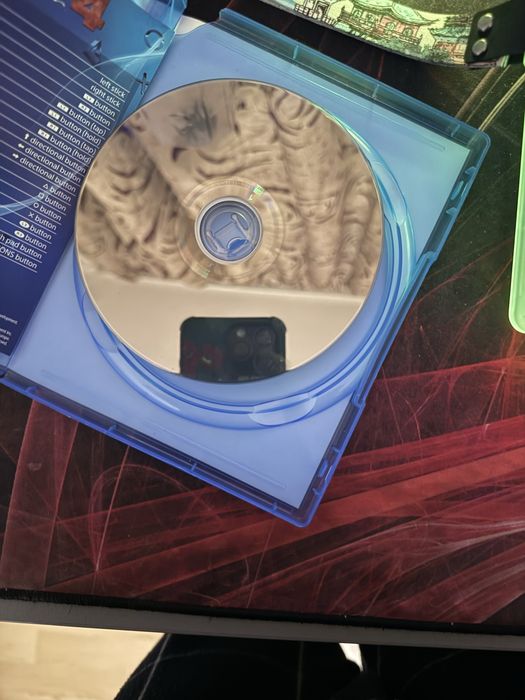 Vand joc uncharted 4 pentru ps4 URGENT!