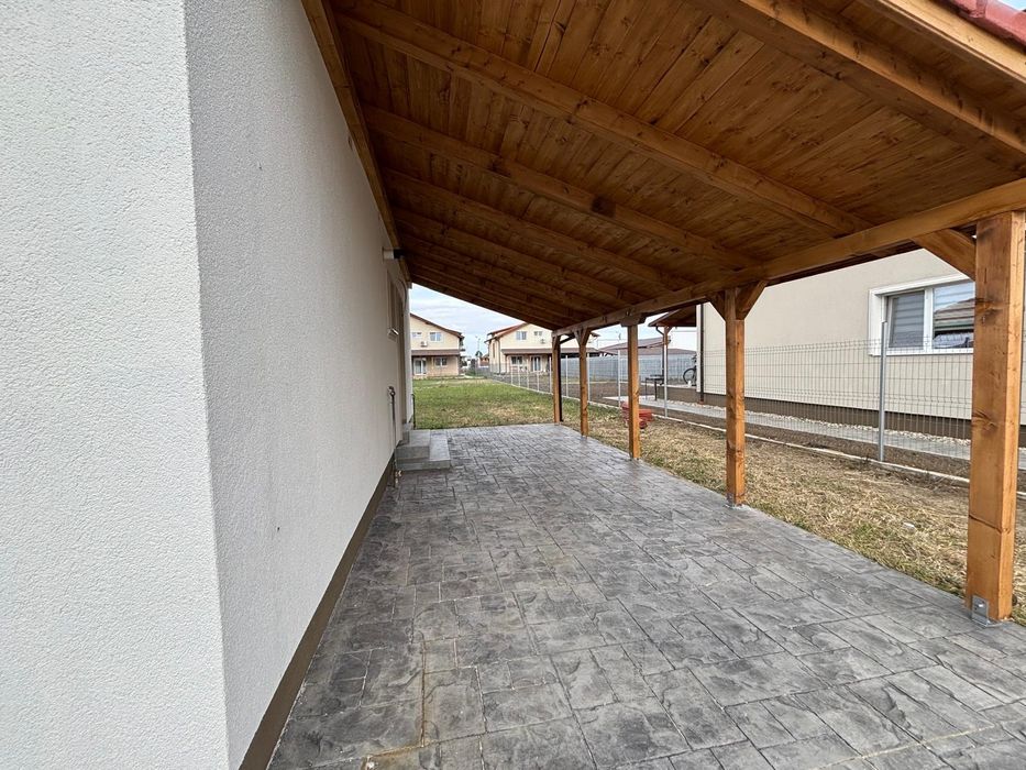 Vand casa individuala