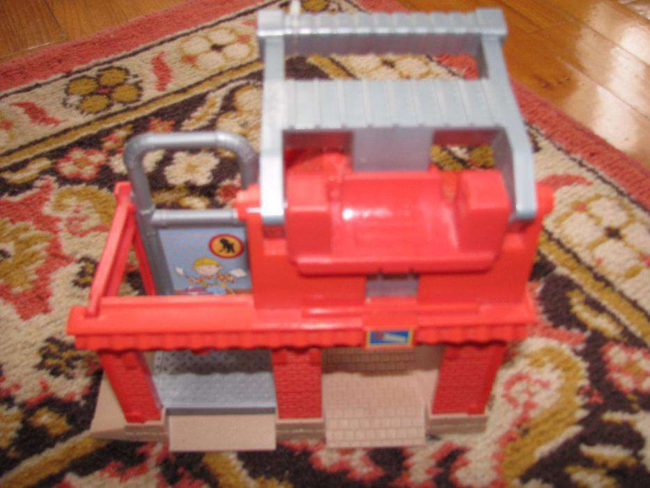 Vand ieftin casuta de jucarie pt. modelat plastelina, 25x13x25 cm