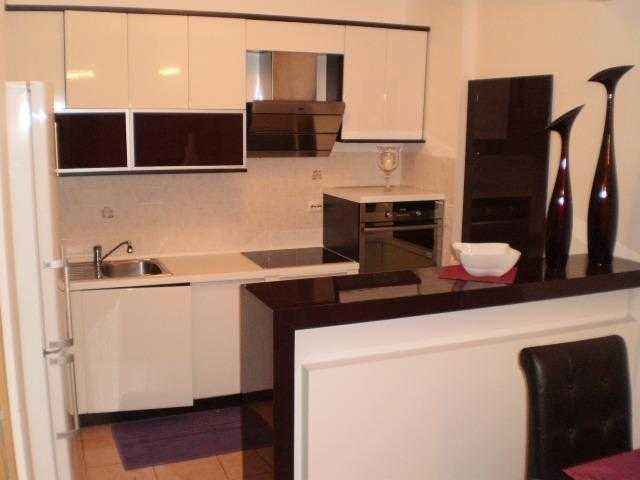 Тристаен имот в кв.Редута