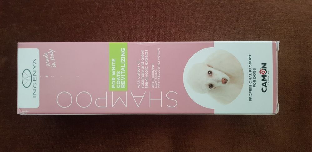 Șampon profesional pentru câini cu par alb