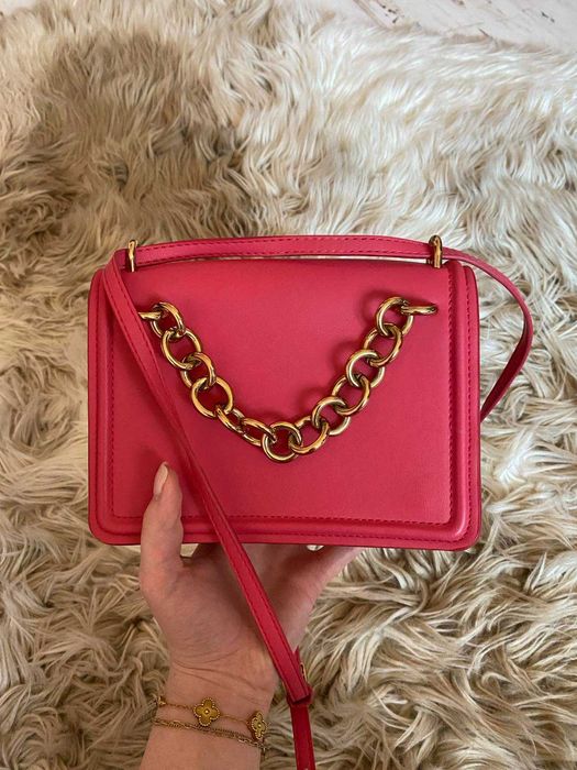 Розова чанта със златна верижка