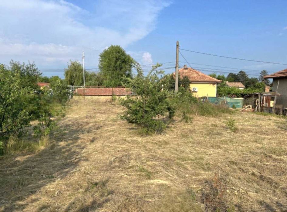 парцел в село Правда