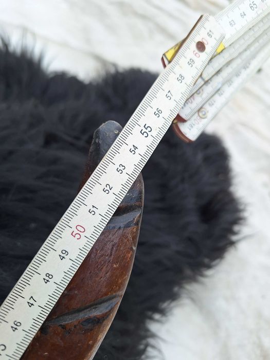 Кукерска маска от дърво и кожа