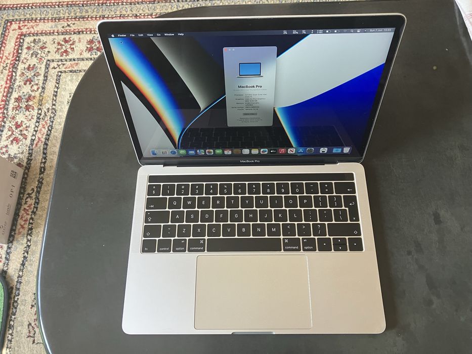 MacBook Pro 2017, four Thunderbolt touch