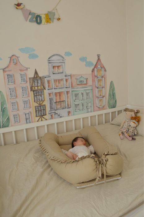 Babynest bebelusi alb cu volane potrivit de la nastere