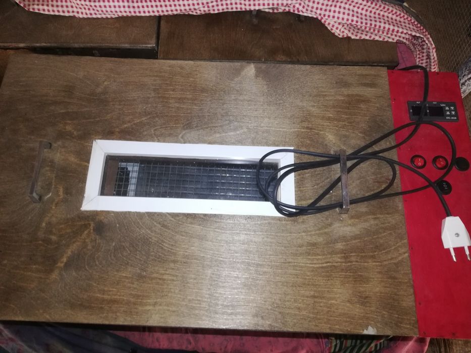 12 V INKUBATOR 93 tuxum sig'adi