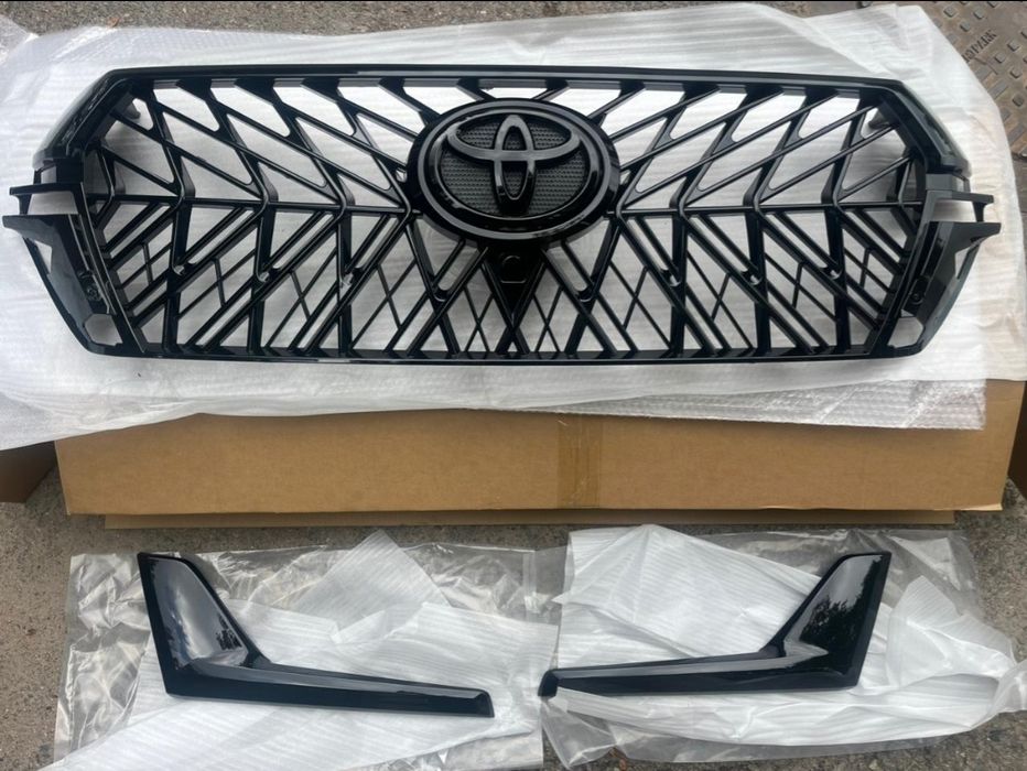 Решетка радиатора TRD на Land Cruiser 200