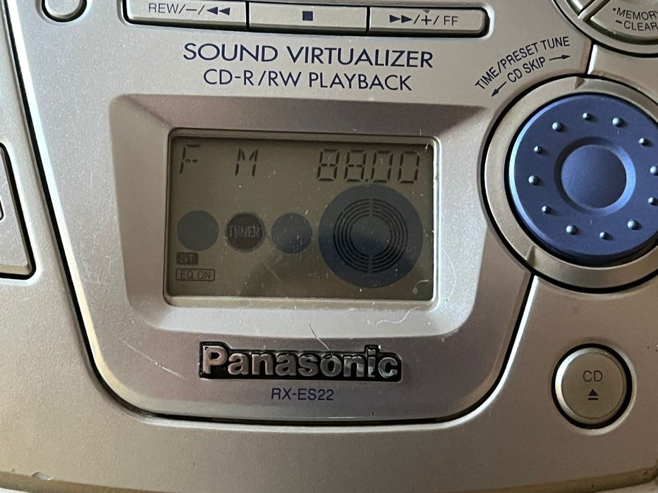 Vând radiocasetofon +CD Panasonic RX-ES22