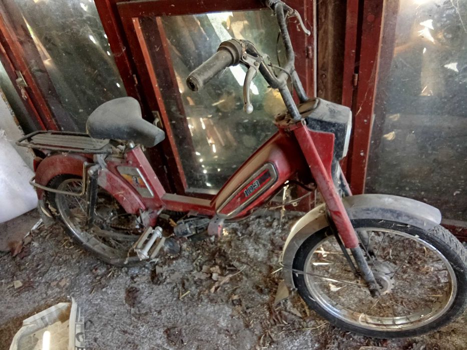 Продавам регистриран мотопед