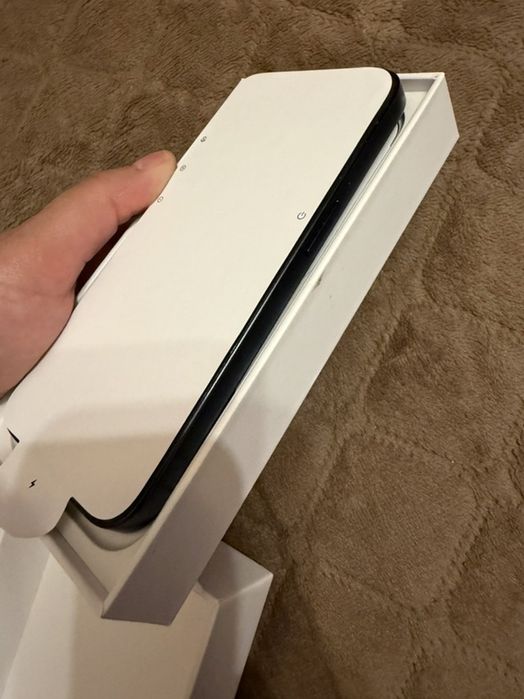 Iphone 15 pro тъмно син
