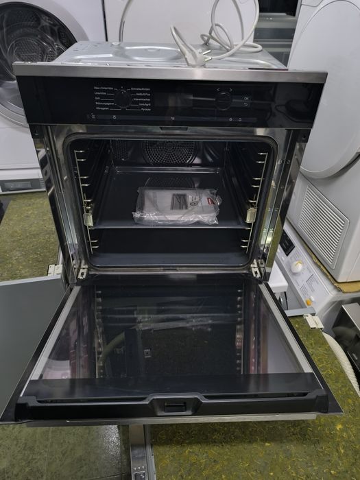 Фурна Miele H 6160 BP с функция пара -Пиролиза.