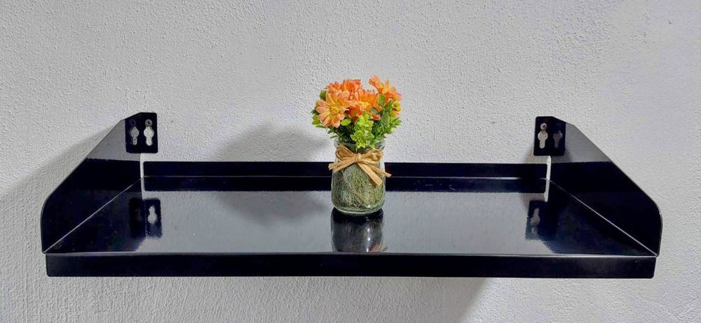 Метална етажерка