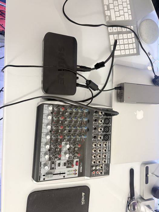 Receptor wireless Shure BLX4.,+ Behringer Xenyx Q1202USB