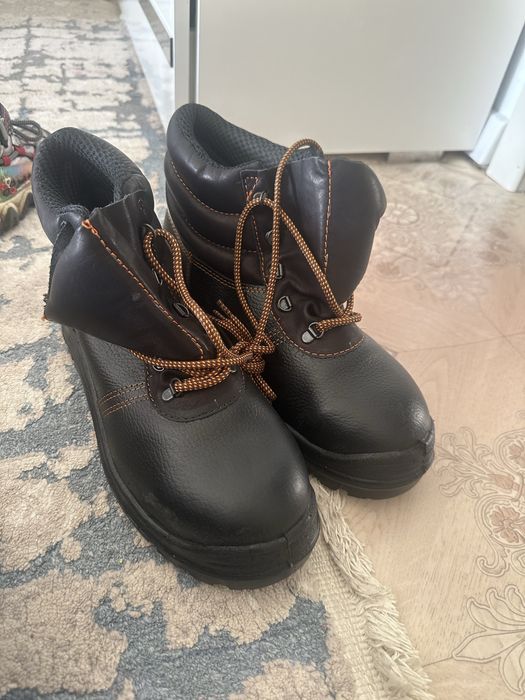 рабочий новый  сапоги продается