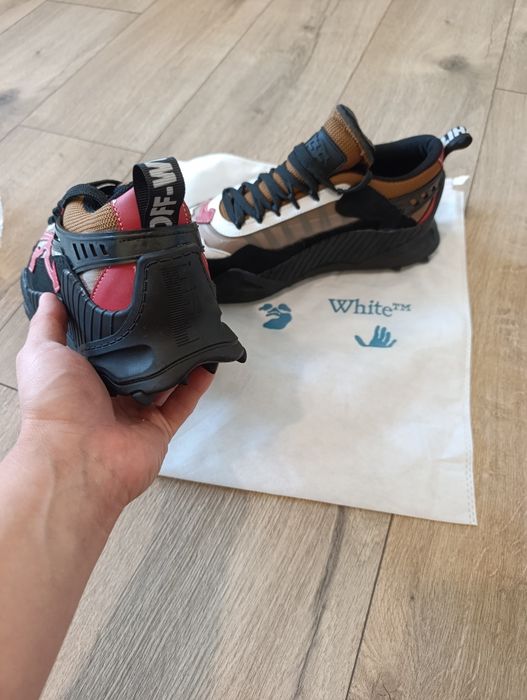 Adidași Off white