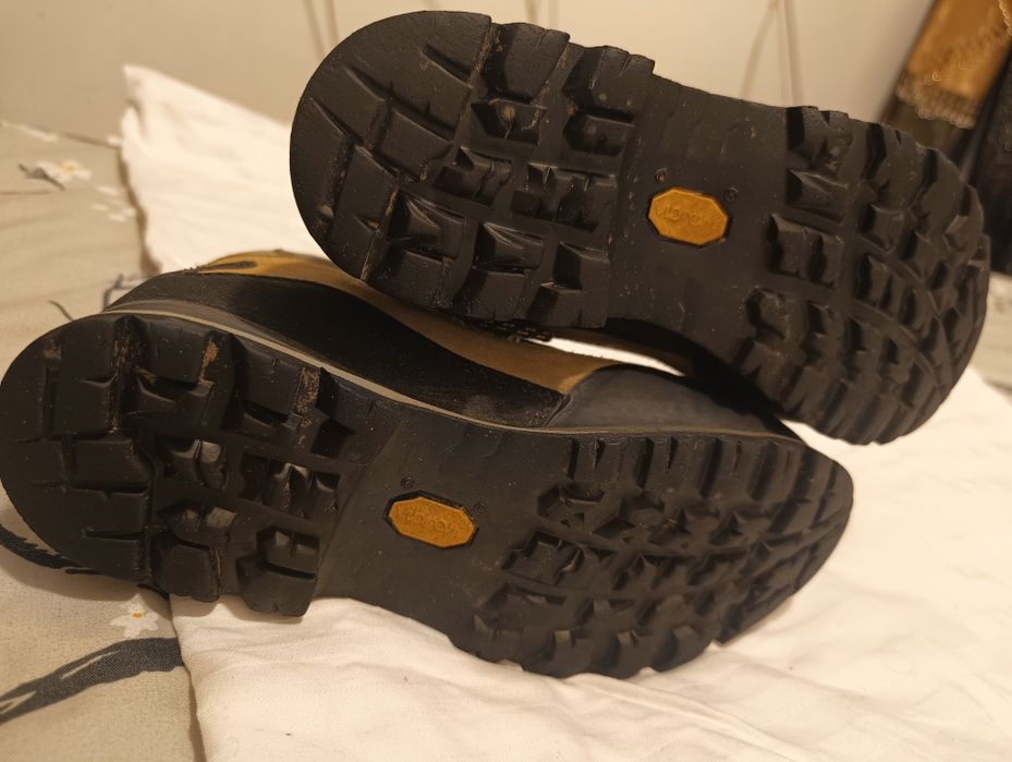 Bocanci de munte scarpa goretex Nr 37