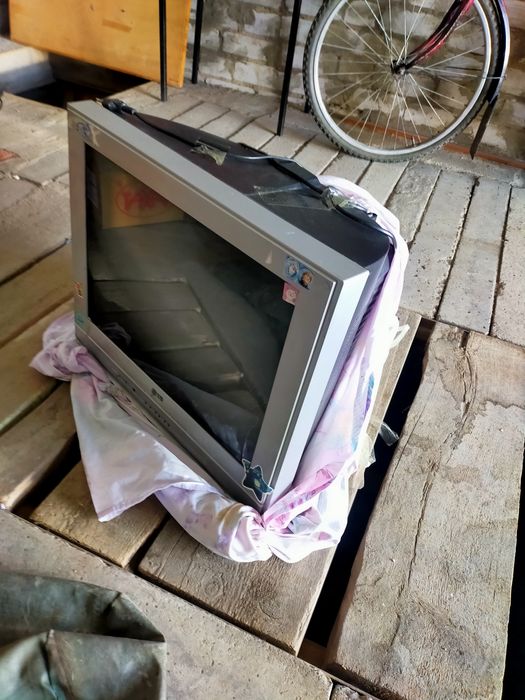 Продам телевизор LG в хорошем состояний.