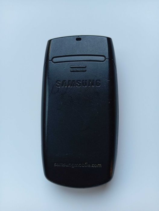 Ретро Мобилен Телефон - Samsung - Малък с капаче!