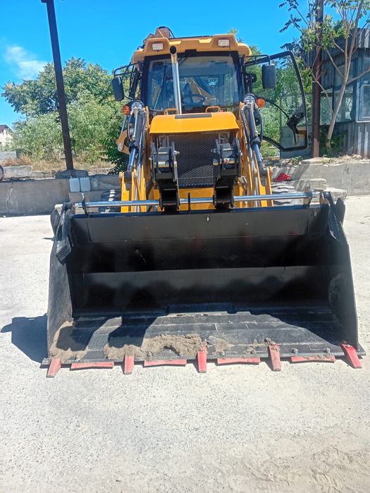 Vand BuldoExcavator NOU 38500 euro