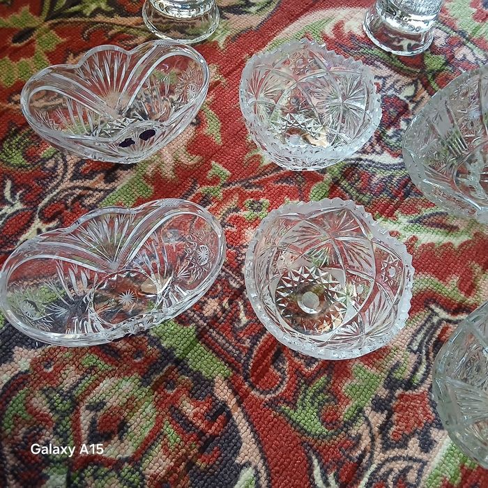 Xurustal idish.sotiladi