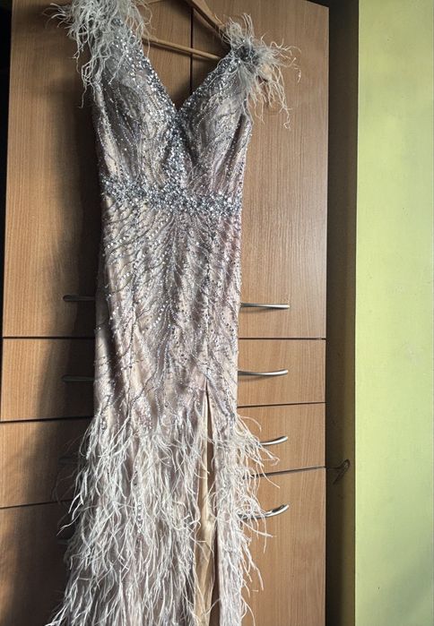 Абитуриентска рокля