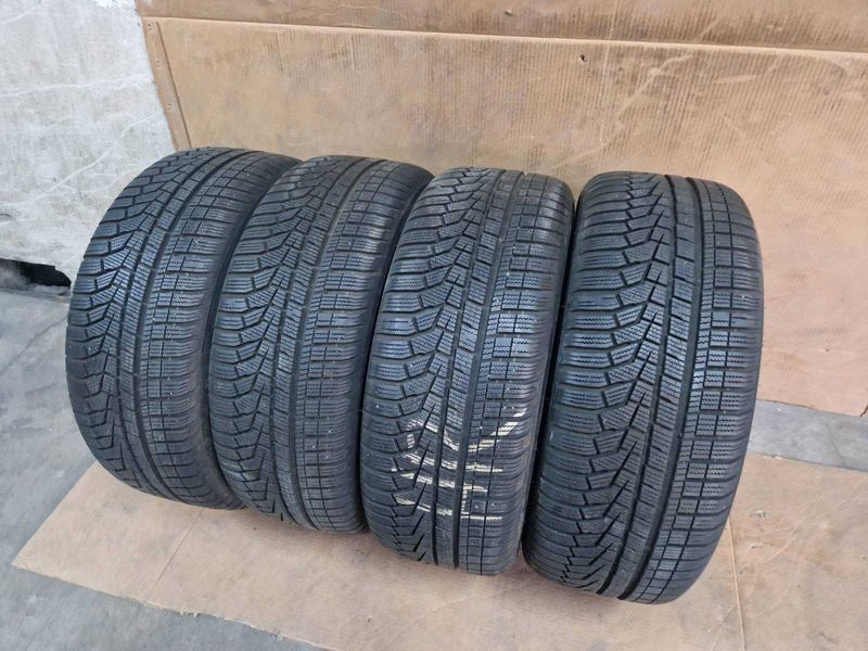 4 броя Hankook R19 235/50/ 
зимни гуми 
DOT3719