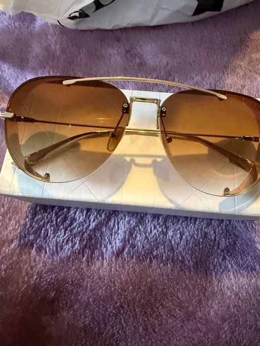 Продавам няколко чифта слънчеви очила