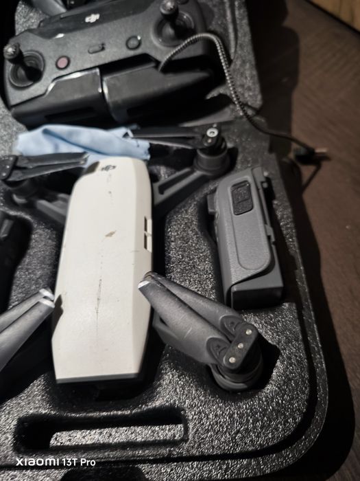 DJI Spark ORIGINAL – 2 baterii + accesorii complete