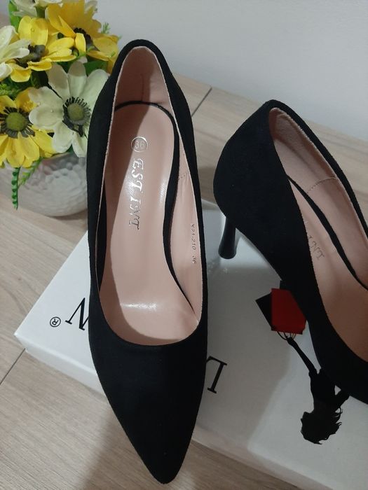 Pantofi dama stileto.