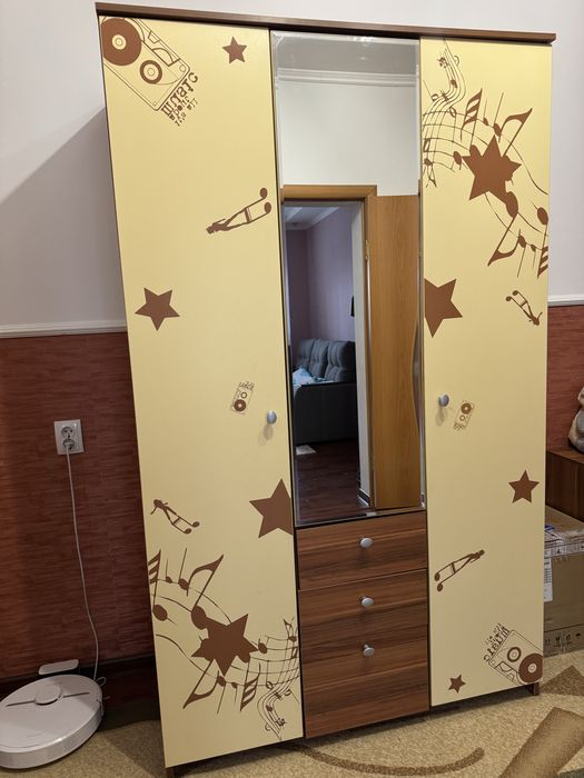 Продам Шкаф в отличном состоянии