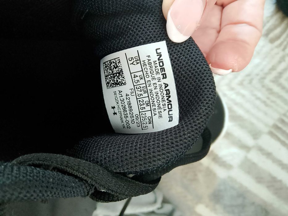 Маратонки under armour