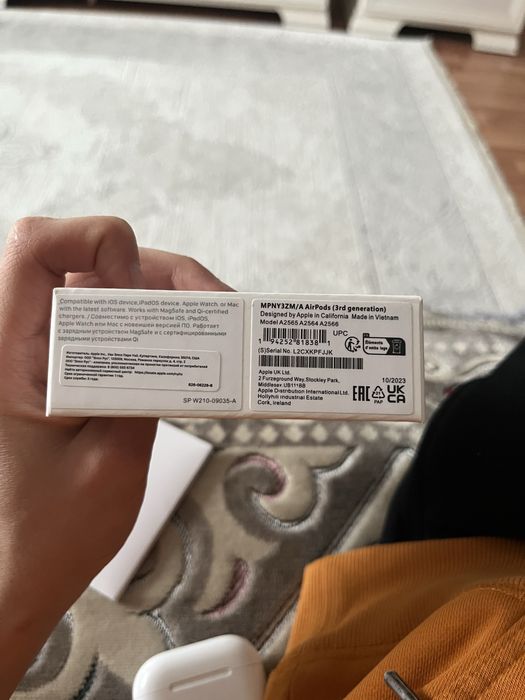 AirPods (3-е поколение)