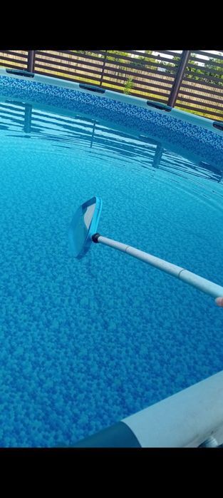 Piscina exterioara