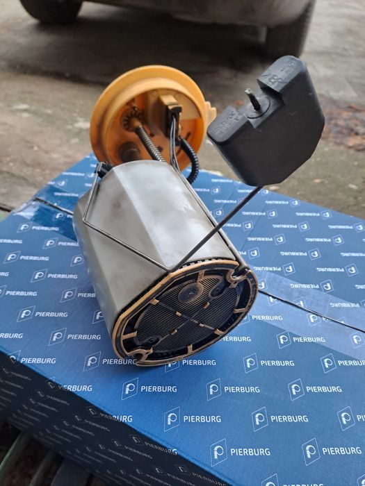 Горивна помпа за резервоар VW Passat B6 BMR