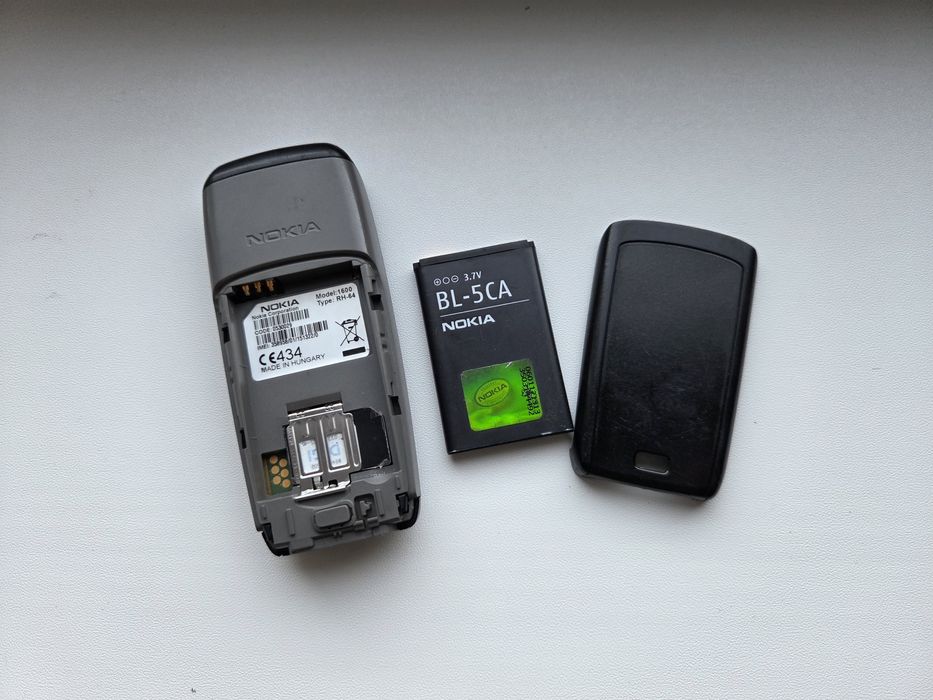 Nokia 1600 - telefon simplu cu butoane