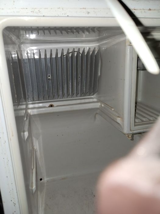 Frigider auto 12v/220v și butan