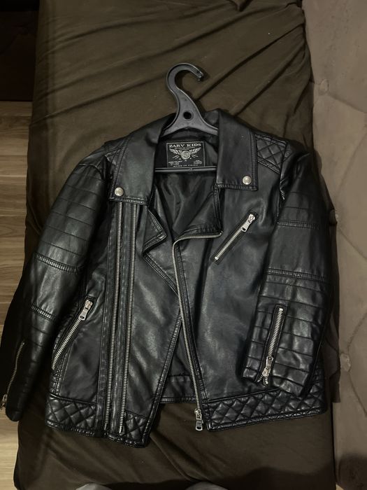 Кожанная  черная куртка
